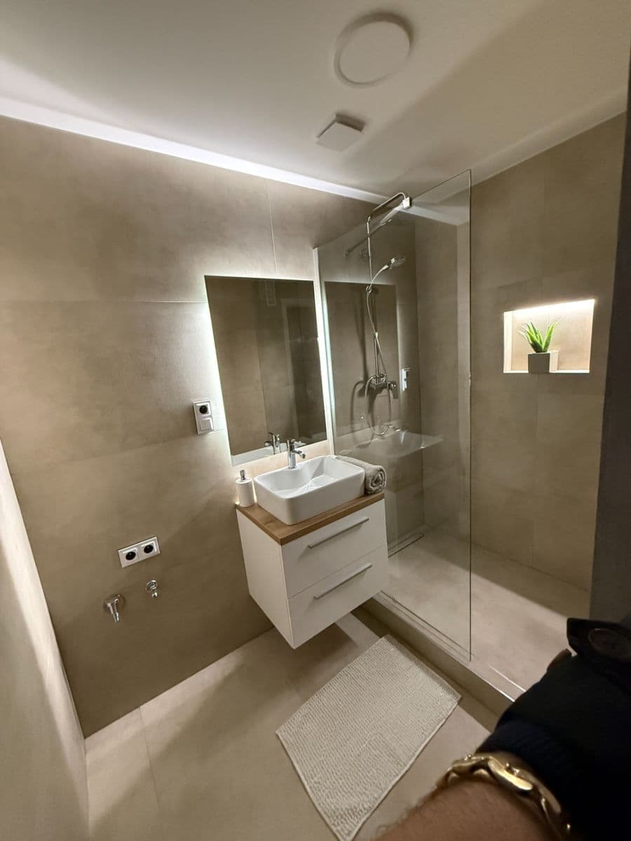 2 bedroom with open-plan kitchen flat for sale, 64 m², Ukrajinská, Ostrava, Moravskoslezský Region 2 bedroom with open-plan kitchen flat for sale, 64 m², Ukrajinská, Ostrava, Moravskoslezský Region