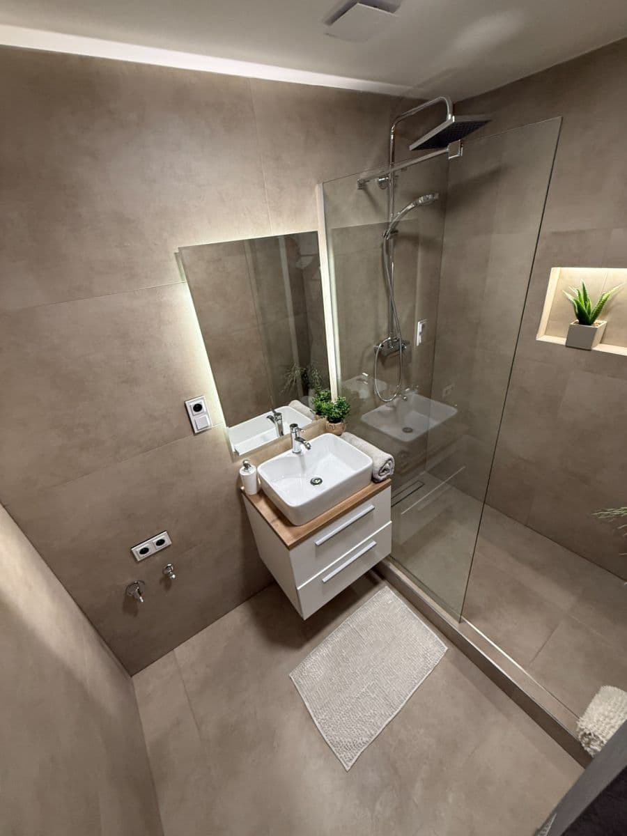 2 bedroom with open-plan kitchen flat for sale, 64 m², Ukrajinská, Ostrava, Moravskoslezský Region 2 bedroom with open-plan kitchen flat for sale, 64 m², Ukrajinská, Ostrava, Moravskoslezský Region