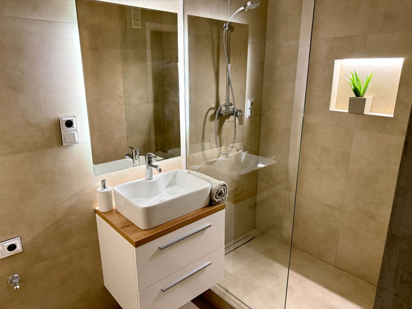 2 bedroom with open-plan kitchen flat for sale, 64 m², Ukrajinská, Ostrava, Moravskoslezský Region 2 bedroom with open-plan kitchen flat for sale, 64 m², Ukrajinská, Ostrava, Moravskoslezský Region