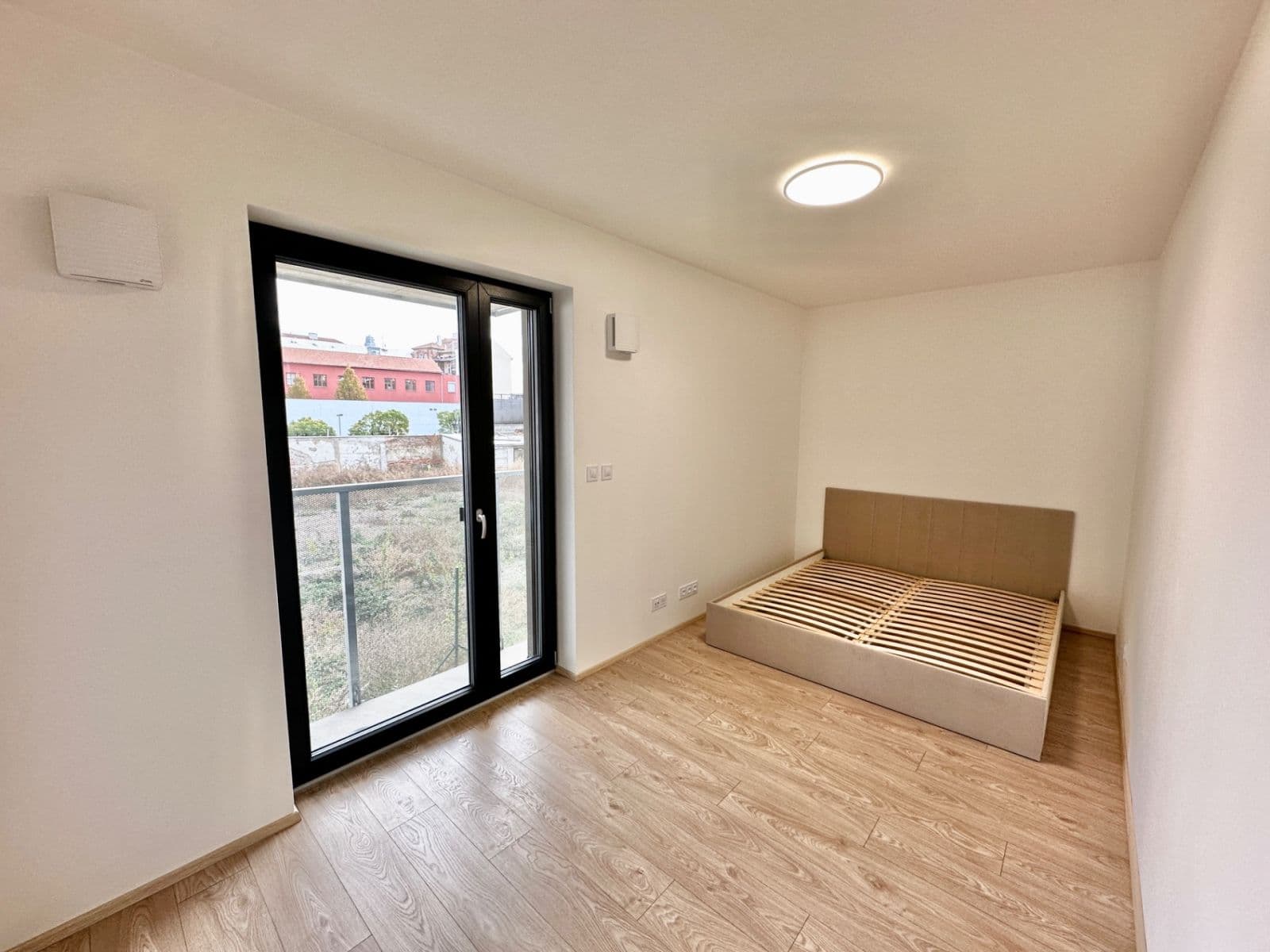 1 bedroom with open-plan kitchen flat to rent, 54 m², Bratislavská, Brno, Jihomoravský Region 1 bedroom with open-plan kitchen flat to rent, 54 m², Bratislavská, Brno, Jihomoravský Region