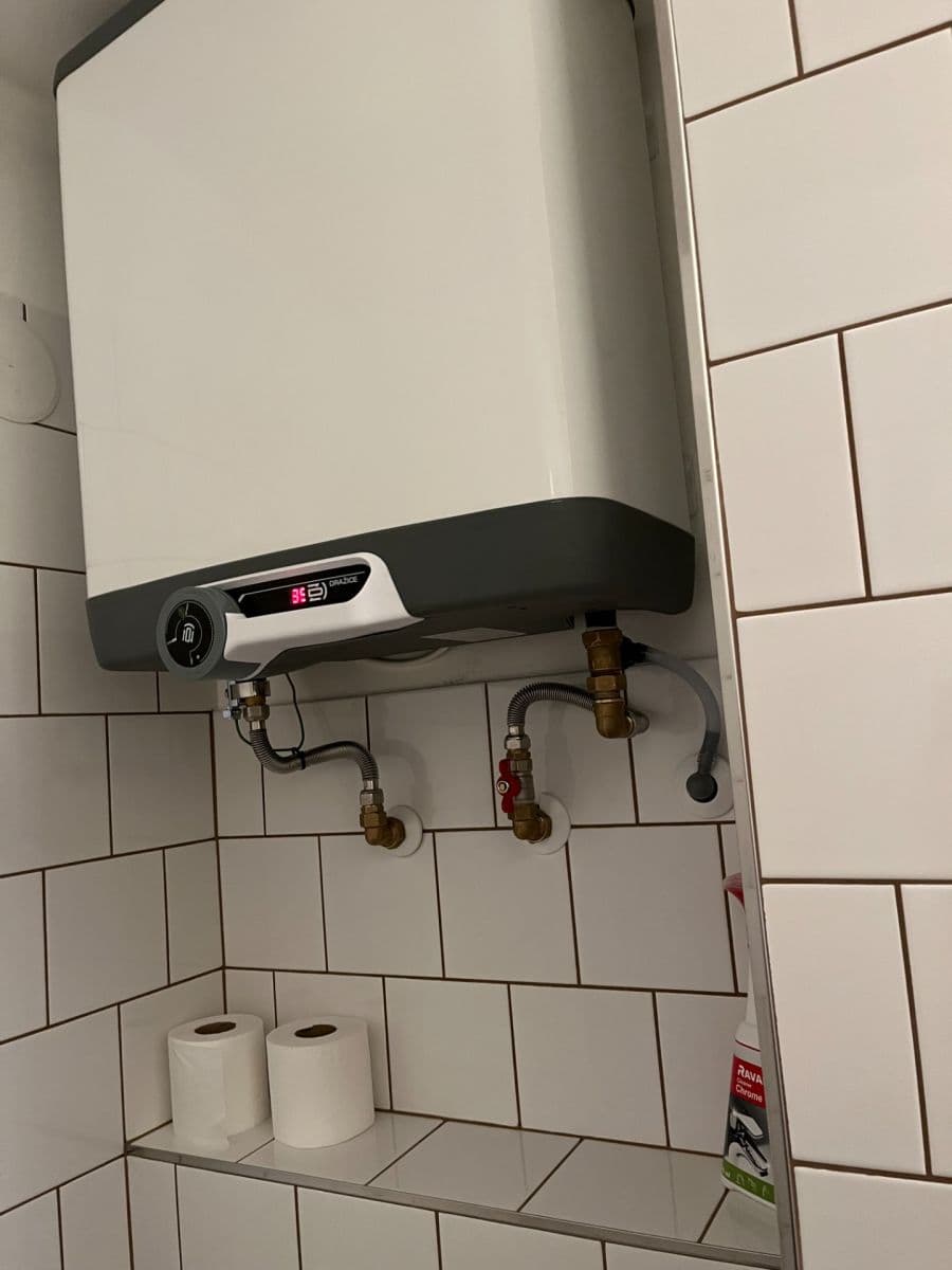 Studio flat to rent, 40 m², V Horní Stromce, Prague, Prague Studio flat to rent, 40 m², V Horní Stromce, Prague, Prague