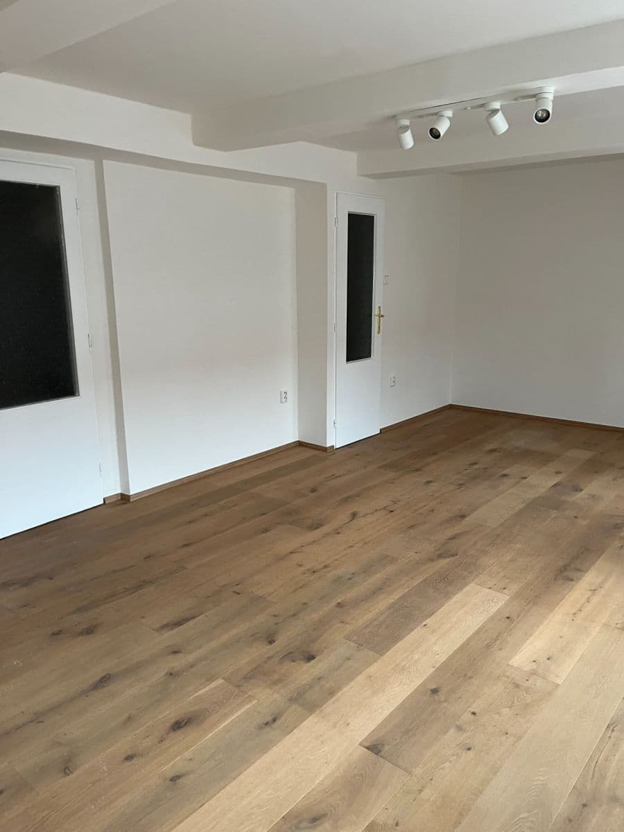 Studio flat to rent, 40 m², V Horní Stromce, Prague, Prague Studio flat to rent, 40 m², V Horní Stromce, Prague, Prague