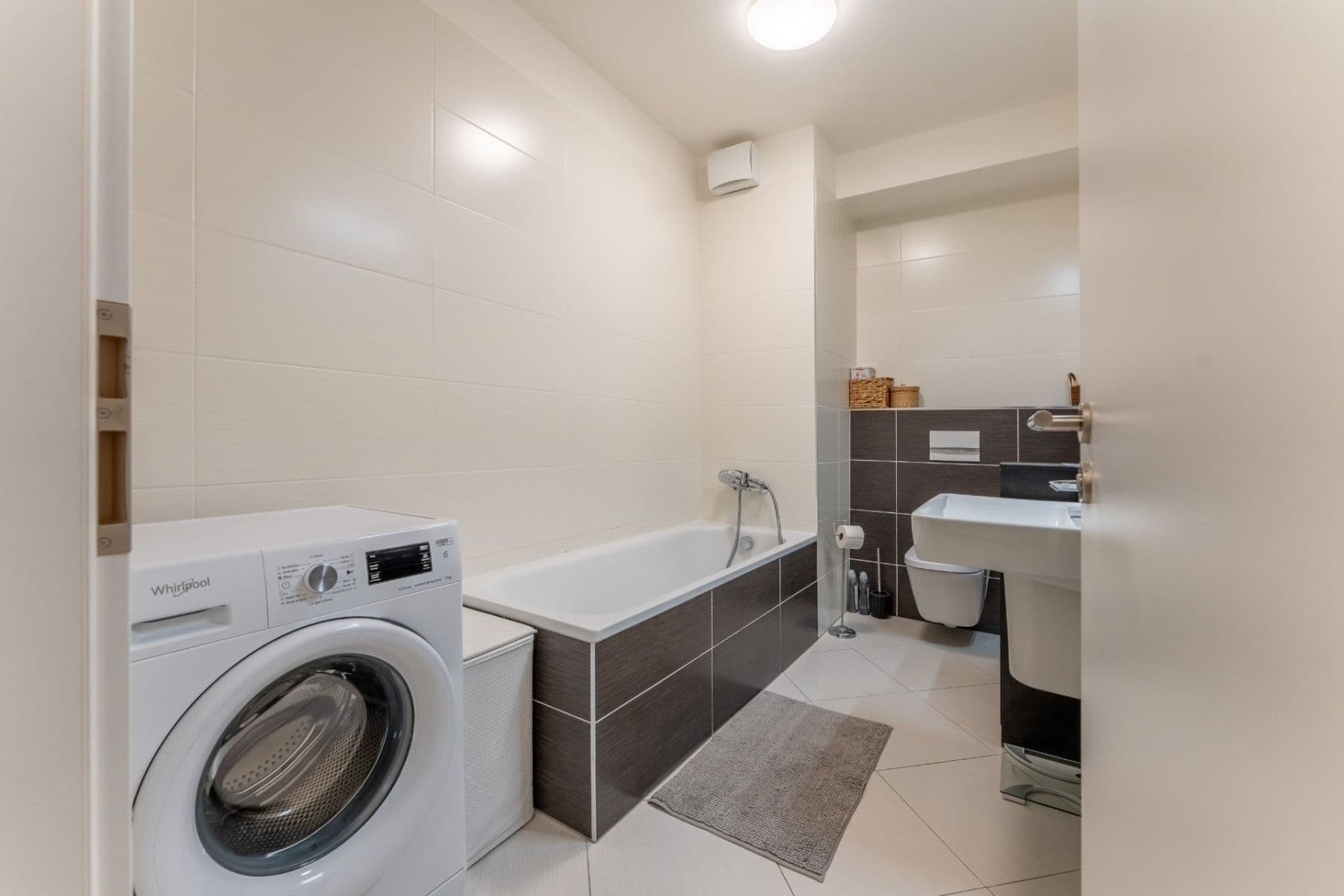 1 bedroom with open-plan kitchen flat to rent, 54 m², Honzíkova, Prague, Prague 1 bedroom with open-plan kitchen flat to rent, 54 m², Honzíkova, Prague, Prague