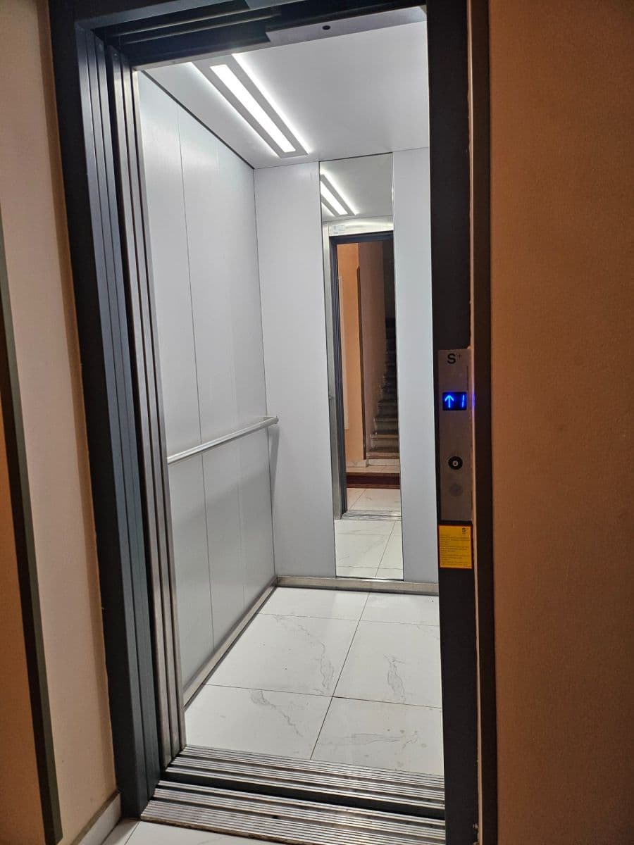 Studio flat to rent, 35 m², Petrská, Prague, Prague Studio flat to rent, 35 m², Petrská, Prague, Prague