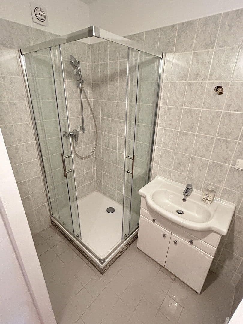 2 bedroom flat to rent, 48 m², Anningerstrasse 32, Mödling, Lower Austria 2 bedroom flat to rent, 48 m², Anningerstrasse 32, Mödling, Lower Austria