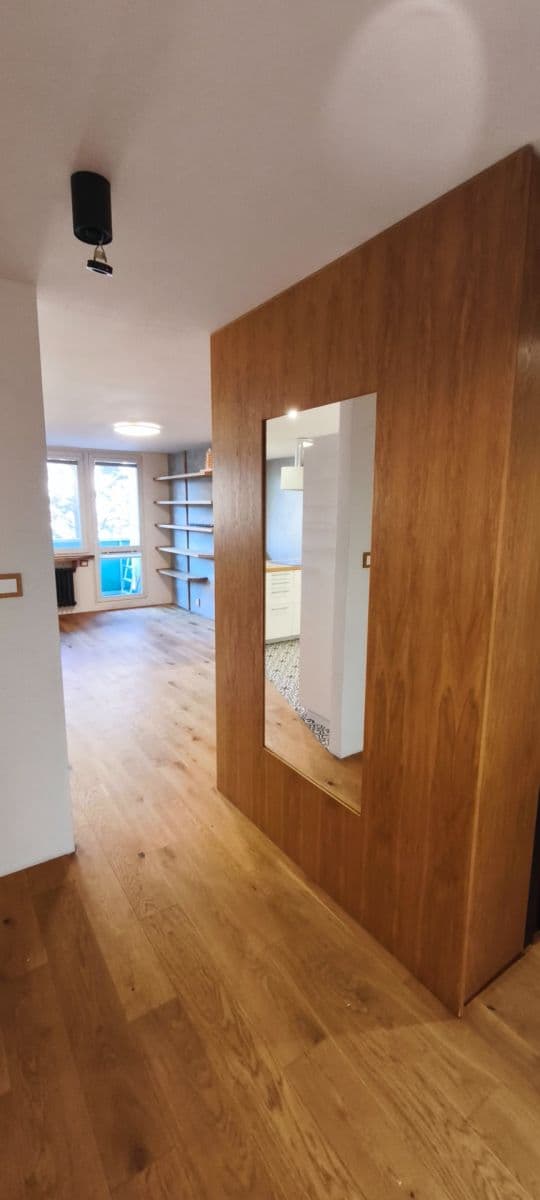 2 bedroom with open-plan kitchen flat to rent, 72 m², U Vlečky, Prague, Prague 2 bedroom with open-plan kitchen flat to rent, 72 m², U Vlečky, Prague, Prague