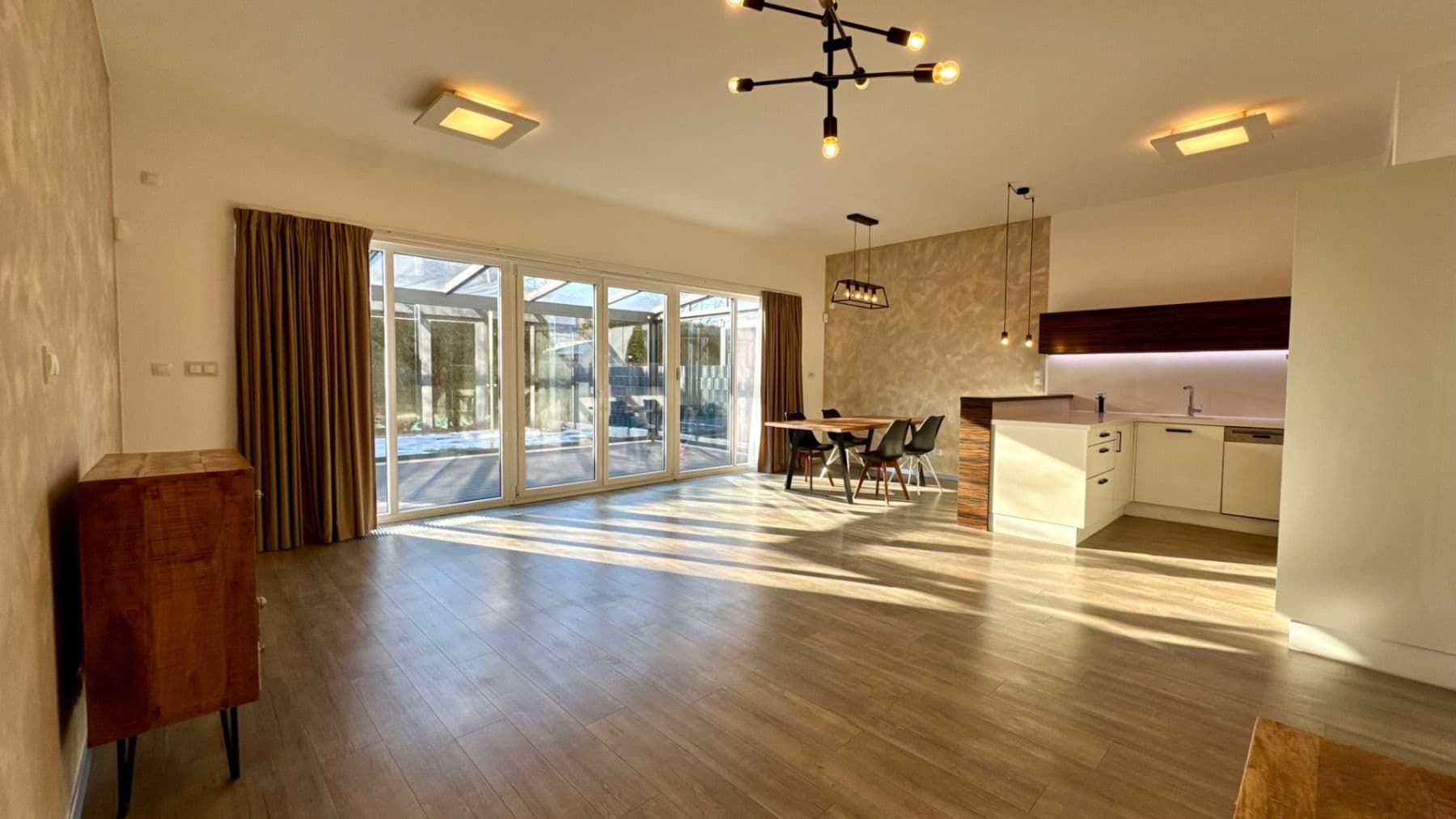 2 bedroom with open-plan kitchen flat to rent, 95 m², Račiněveská, Prague, Prague 2 bedroom with open-plan kitchen flat to rent, 95 m², Račiněveská, Prague, Prague