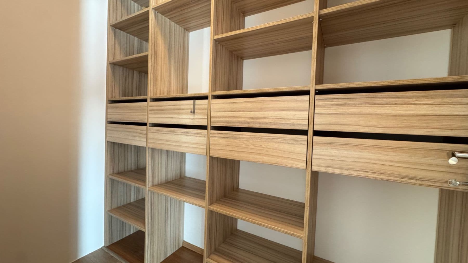 2 bedroom with open-plan kitchen flat to rent, 95 m², Račiněveská, Prague, Prague 2 bedroom with open-plan kitchen flat to rent, 95 m², Račiněveská, Prague, Prague