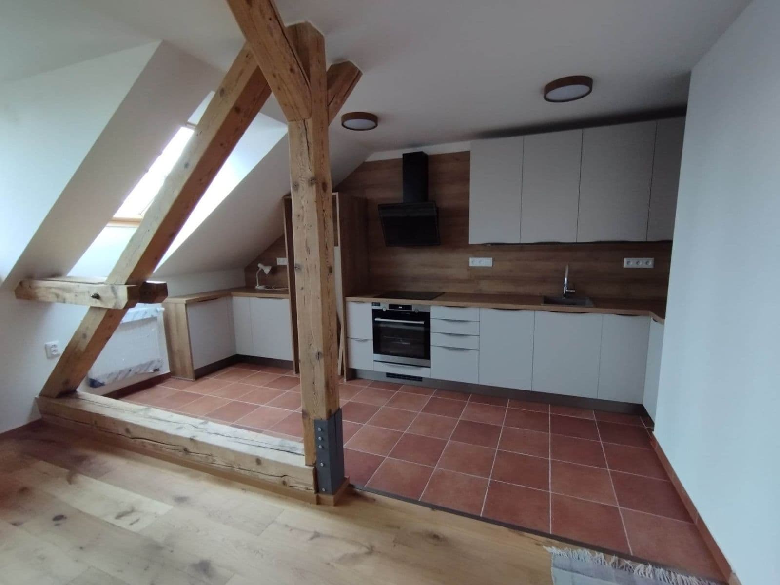 1 bedroom with open-plan kitchen flat to rent, 95 m², U Dráhy, Plzeň, Plzeňský Region 1 bedroom with open-plan kitchen flat to rent, 95 m², U Dráhy, Plzeň, Plzeňský Region