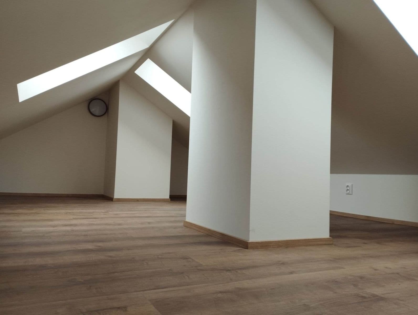 1 bedroom with open-plan kitchen flat to rent, 95 m², U Dráhy, Plzeň, Plzeňský Region 1 bedroom with open-plan kitchen flat to rent, 95 m², U Dráhy, Plzeň, Plzeňský Region