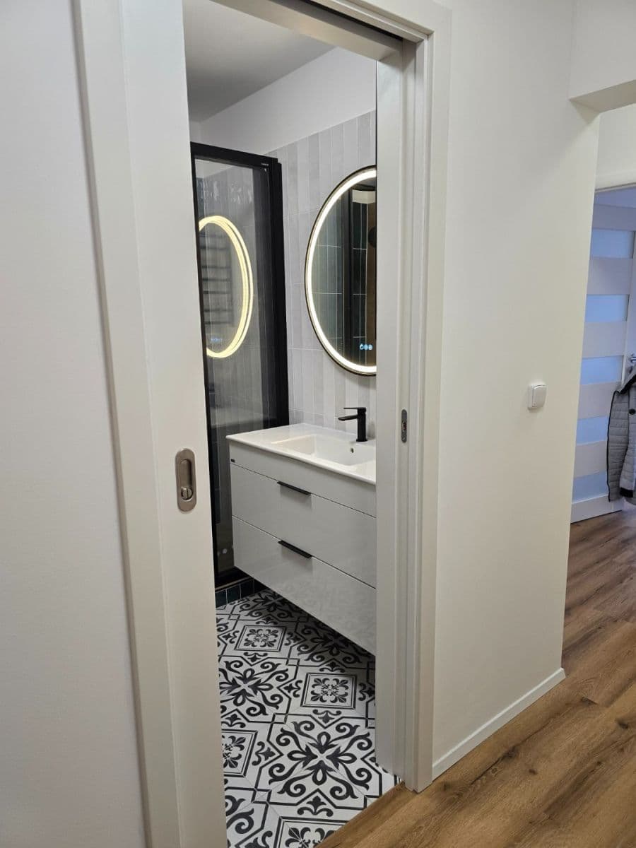 1 bedroom with open-plan kitchen flat to rent, 43 m², Ciolkovského, Prague, Prague 1 bedroom with open-plan kitchen flat to rent, 43 m², Ciolkovského, Prague, Prague