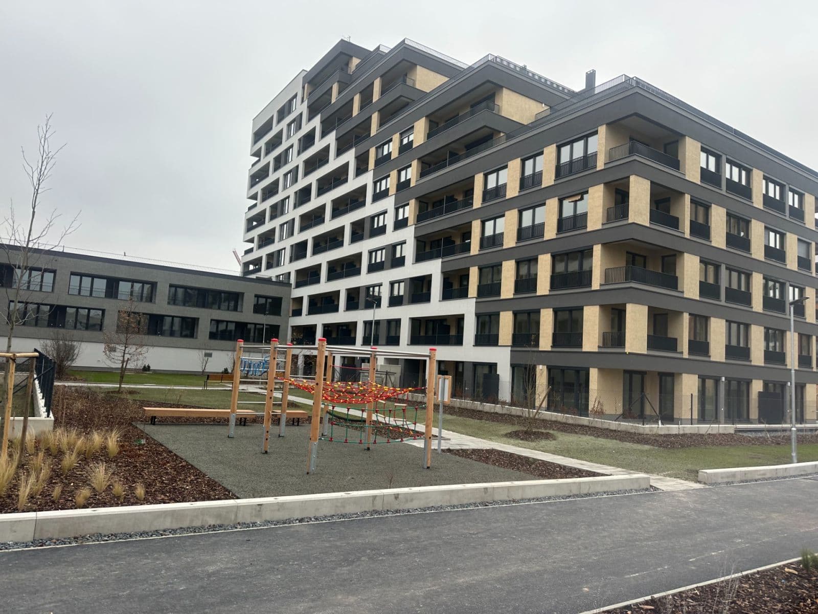 2 bedroom with open-plan kitchen flat to rent, 78 m², U Elektry, Prague, Prague 2 bedroom with open-plan kitchen flat to rent, 78 m², U Elektry, Prague, Prague