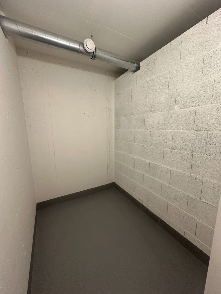 2 bedroom with open-plan kitchen flat to rent, 78 m², U Elektry, Prague, Prague 2 bedroom with open-plan kitchen flat to rent, 78 m², U Elektry, Prague, Prague