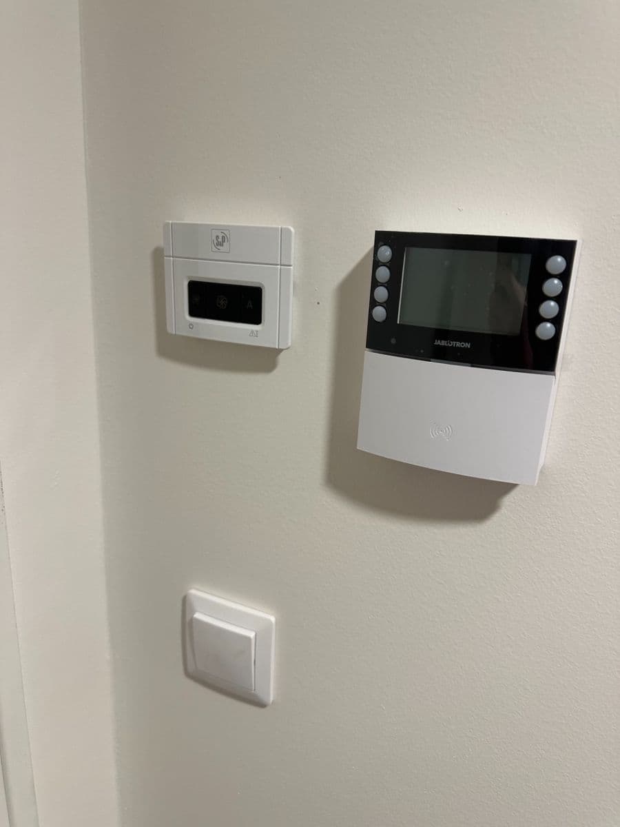 2 bedroom with open-plan kitchen flat to rent, 78 m², U Elektry, Prague, Prague 2 bedroom with open-plan kitchen flat to rent, 78 m², U Elektry, Prague, Prague