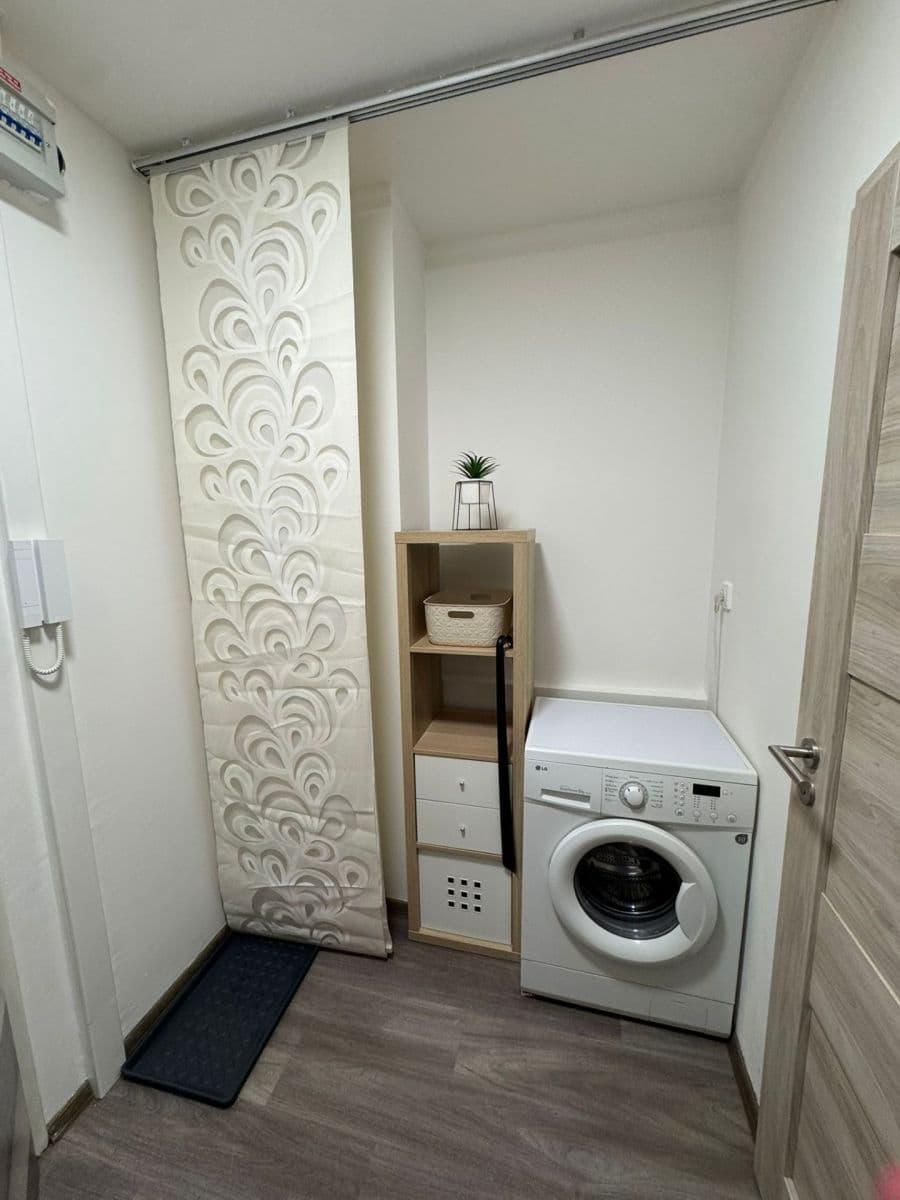 Studio flat to rent, 29 m², Mikulova, Prague, Prague Studio flat to rent, 29 m², Mikulova, Prague, Prague