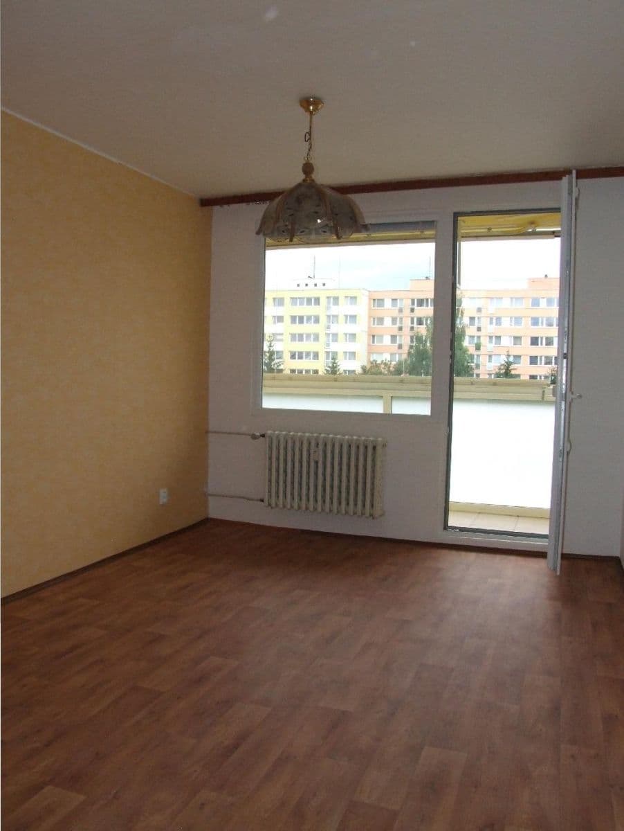 1 bedroom with open-plan kitchen flat to rent, 44 m², sídl. Hůrka, Kralupy nad Vltavou, Středočeský Region 1 bedroom with open-plan kitchen flat to rent, 44 m², sídl. Hůrka, Kralupy nad Vltavou, Středočeský Region