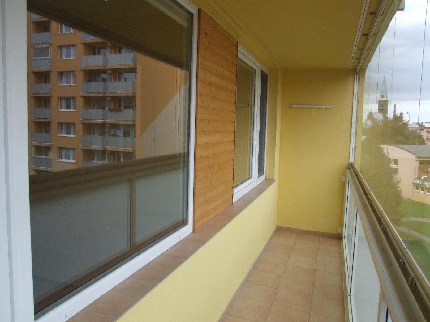 1 bedroom with open-plan kitchen flat to rent, 44 m², sídl. Hůrka, Kralupy nad Vltavou, Středočeský Region 1 bedroom with open-plan kitchen flat to rent, 44 m², sídl. Hůrka, Kralupy nad Vltavou, Středočeský Region