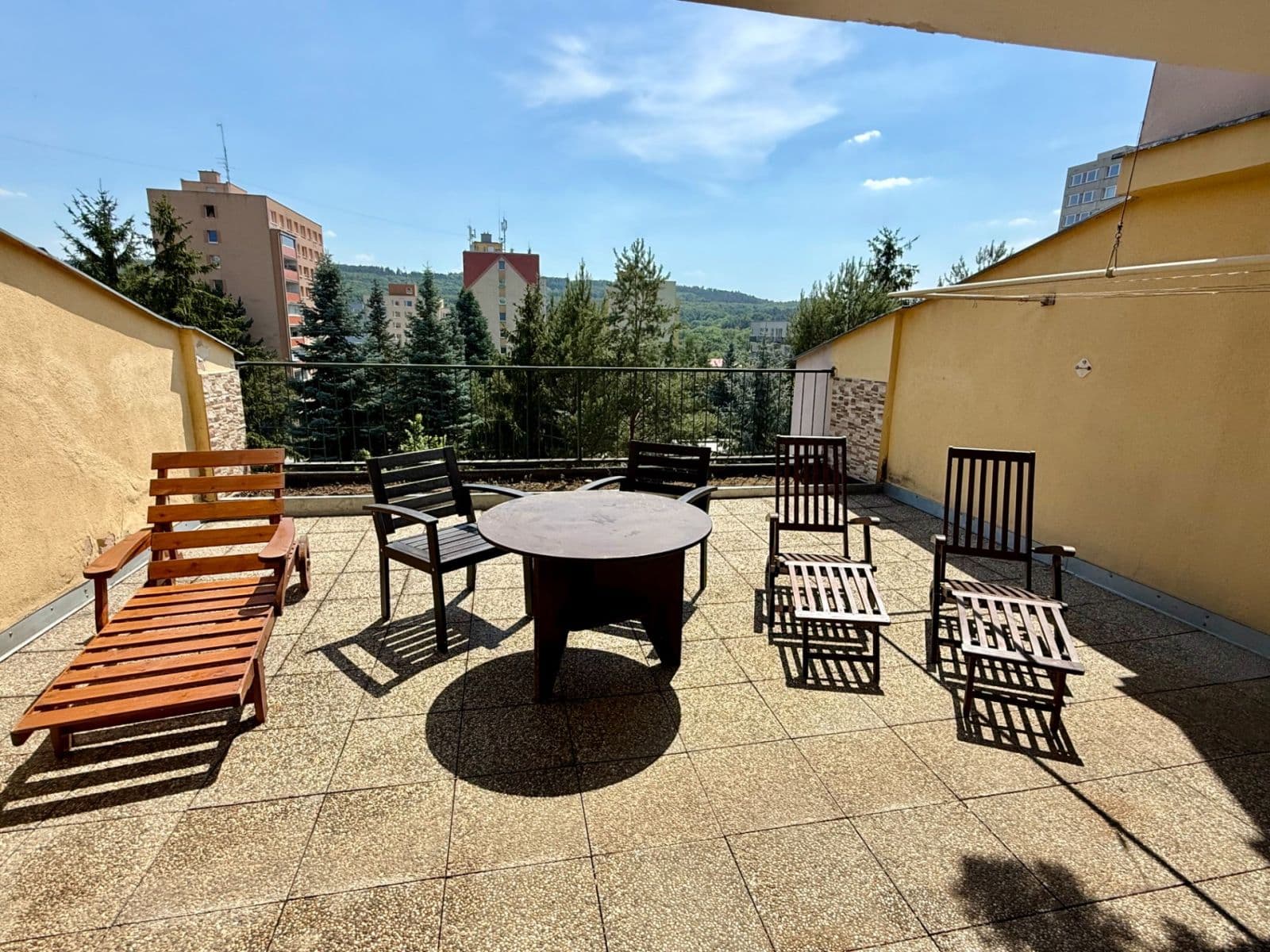 3 bedroom with open-plan kitchen flat to rent, 118 m², U Homolky, Prague, Prague 3 bedroom with open-plan kitchen flat to rent, 118 m², U Homolky, Prague, Prague