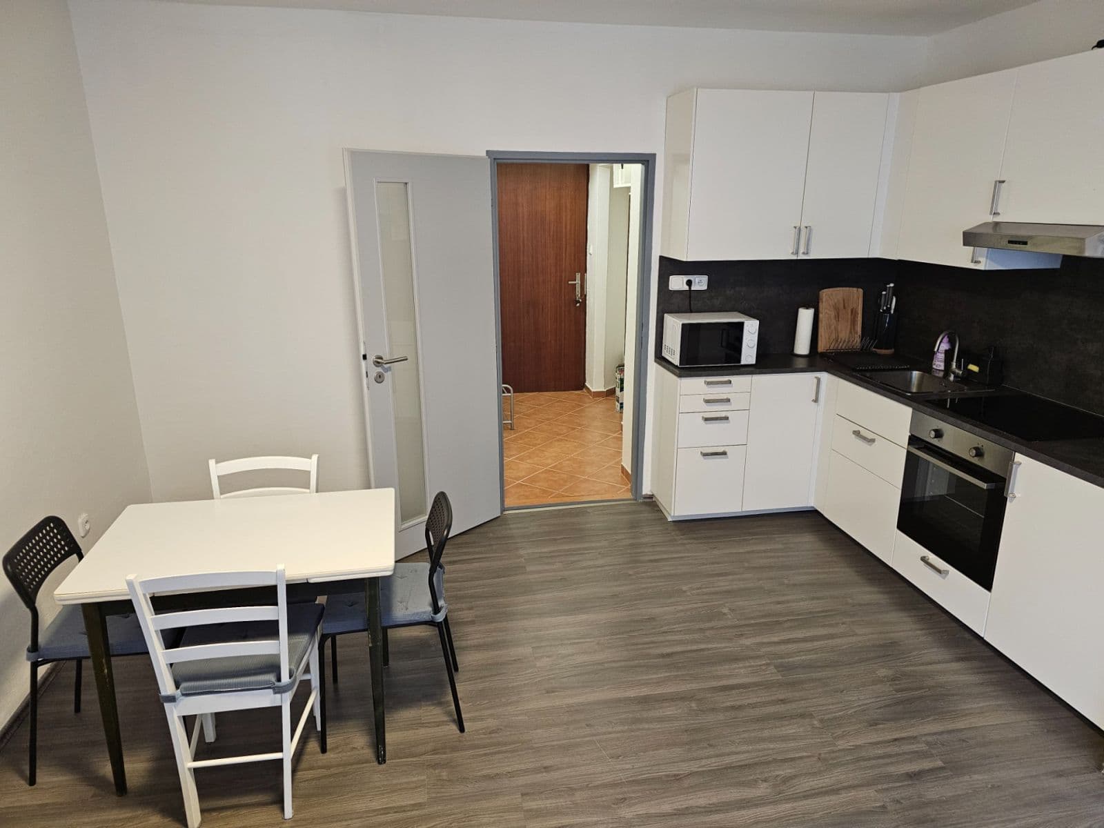 1 bedroom with open-plan kitchen flat to rent, 44 m², Krátká, Prague, Prague 1 bedroom with open-plan kitchen flat to rent, 44 m², Krátká, Prague, Prague