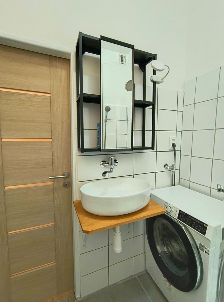 1 bedroom flat to rent, 37 m², sídliště 9. května, Nejdek, Karlovarský Region 1 bedroom flat to rent, 37 m², sídliště 9. května, Nejdek, Karlovarský Region