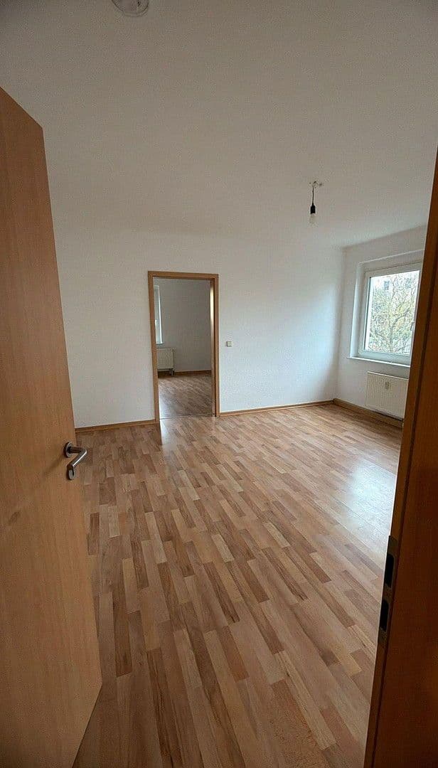 3 bedroom with open-plan kitchen flat to rent, 77 m², Neukieritzsch, Saxony 3 bedroom with open-plan kitchen flat to rent, 77 m², Neukieritzsch, Saxony