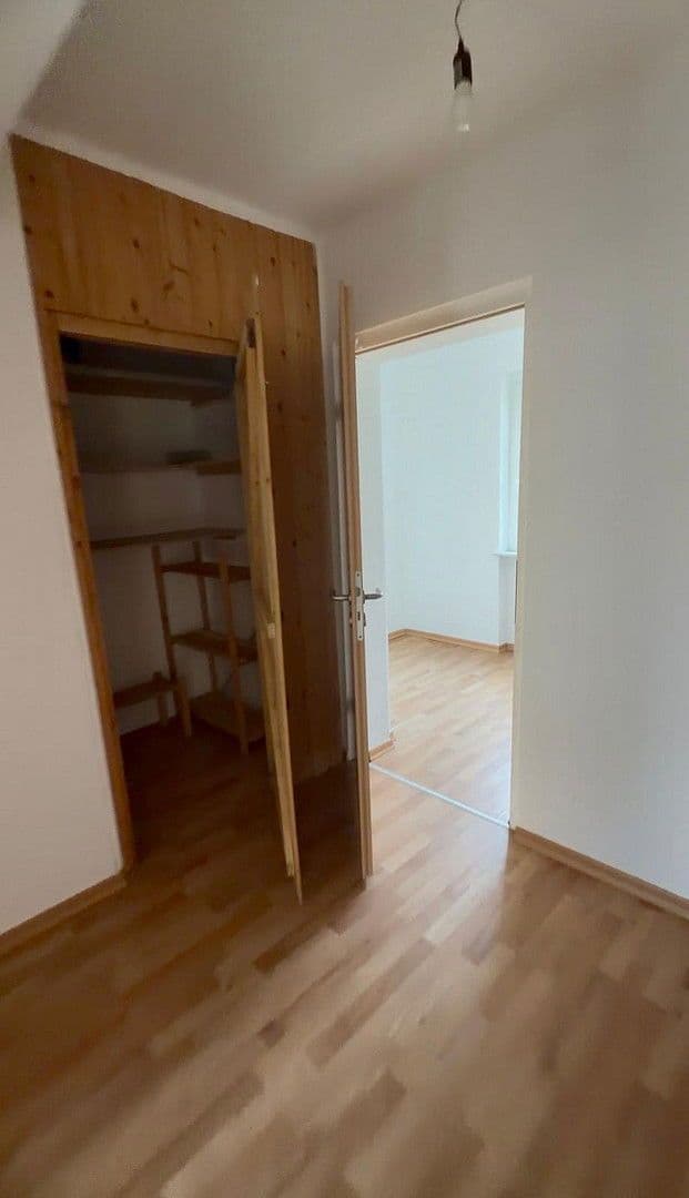 3 bedroom with open-plan kitchen flat to rent, 77 m², Neukieritzsch, Saxony 3 bedroom with open-plan kitchen flat to rent, 77 m², Neukieritzsch, Saxony