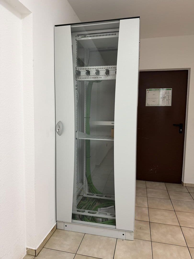 non-residential property to rent, 1,500 m², Alsbach-Hähnlein, Hesse non-residential property to rent, 1,500 m², Alsbach-Hähnlein, Hesse