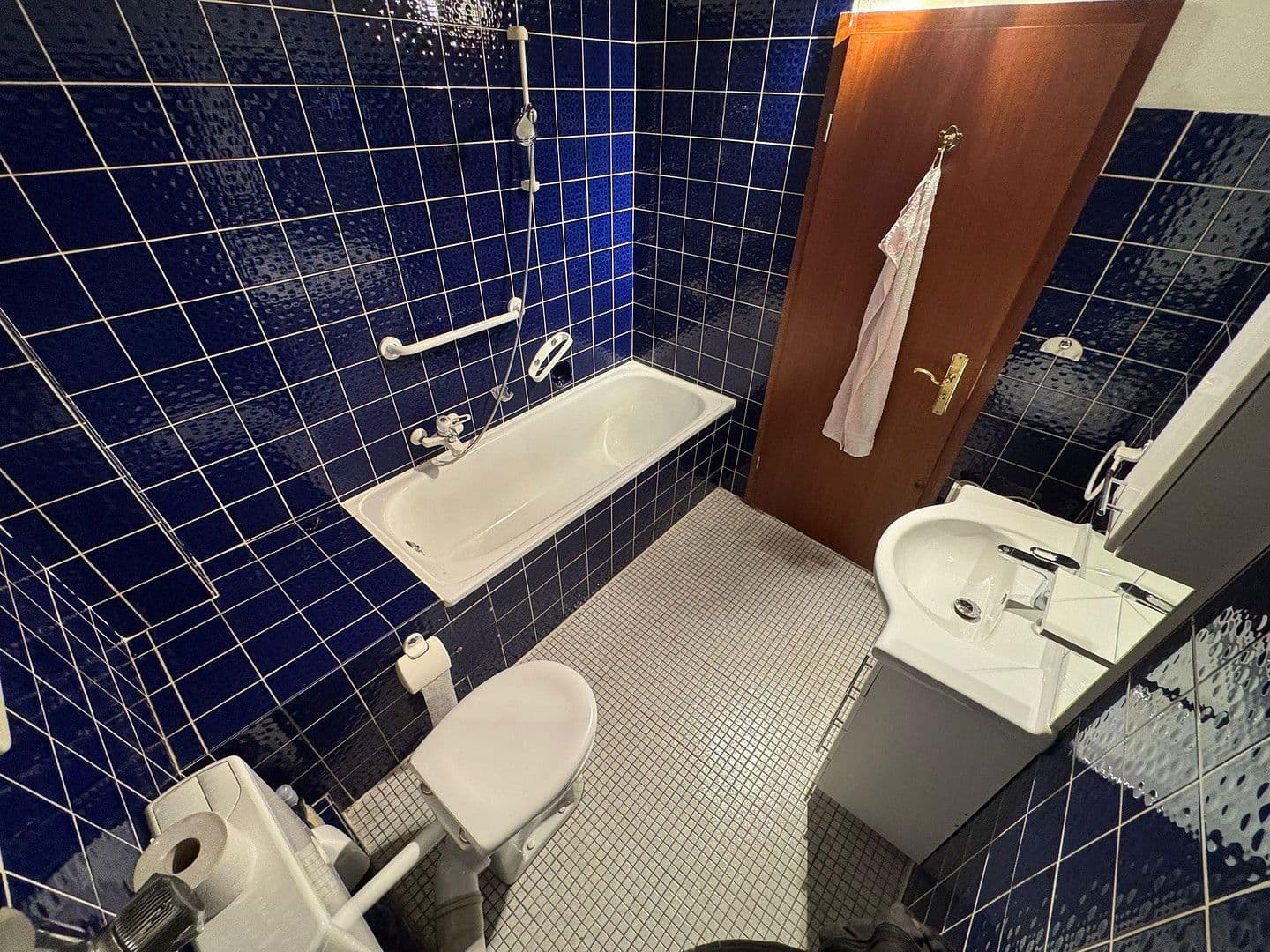 1 bedroom with open-plan kitchen flat to rent, 78 m², Heißener Straße 88, Mülheim an der Ruhr, North Rhine-Westphalia 1 bedroom with open-plan kitchen flat to rent, 78 m², Heißener Straße 88, Mülheim an der Ruhr, North Rhine-Westphalia