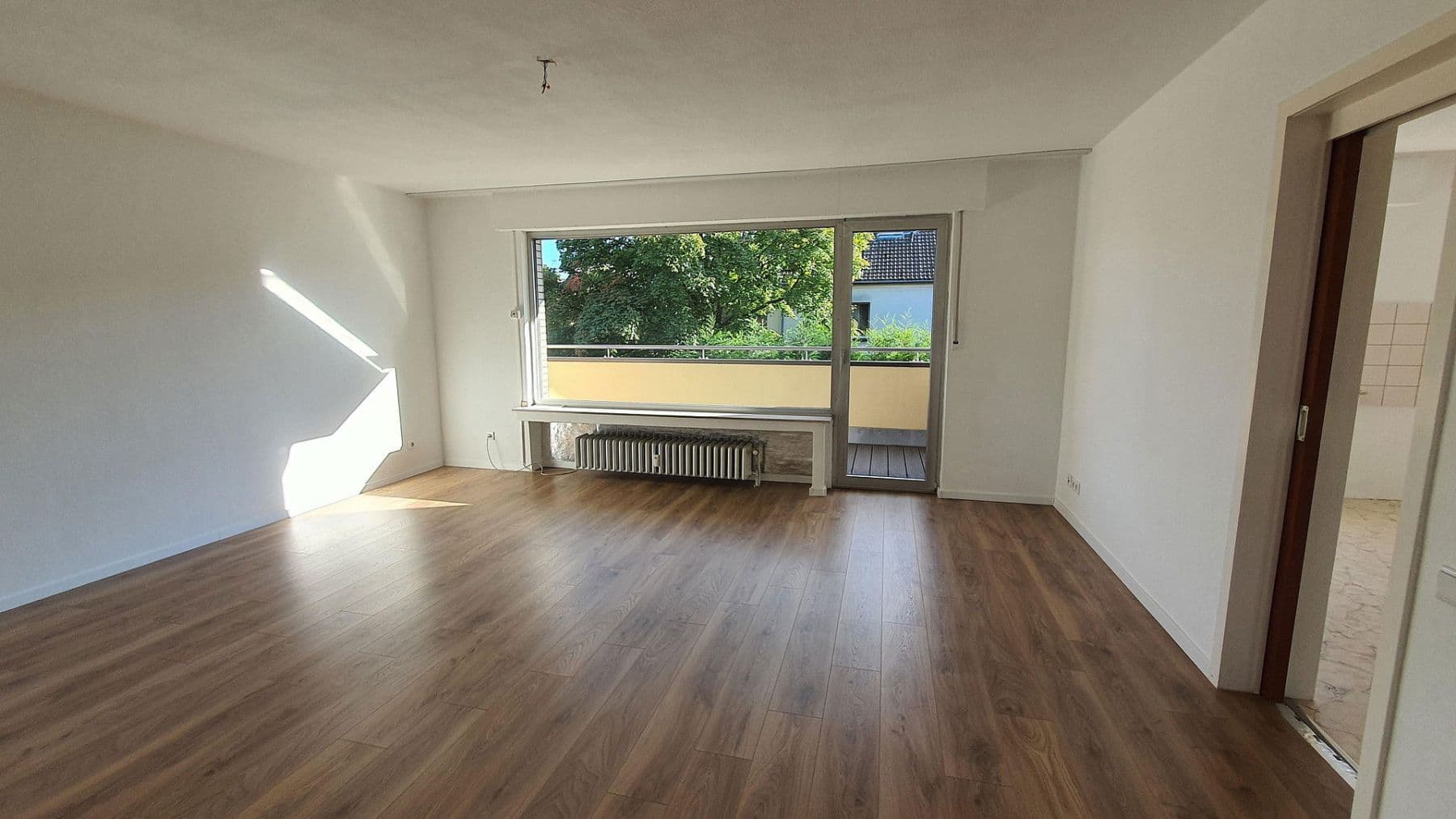 2 bedroom with open-plan kitchen flat to rent, 82 m², Duisburg, North Rhine-Westphalia 2 bedroom with open-plan kitchen flat to rent, 82 m², Duisburg, North Rhine-Westphalia