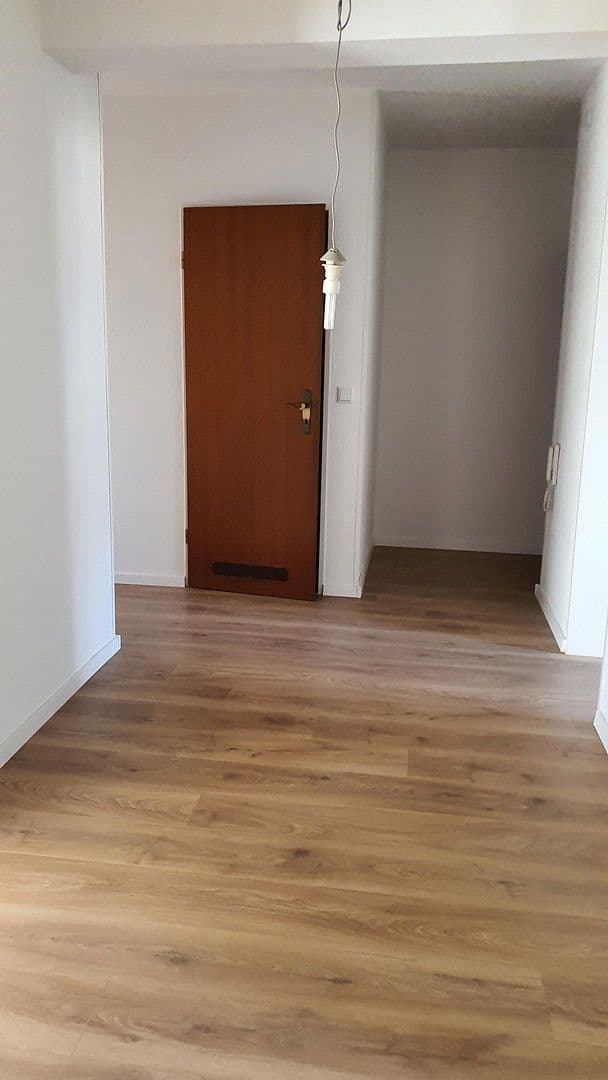 2 bedroom with open-plan kitchen flat to rent, 82 m², Duisburg, North Rhine-Westphalia 2 bedroom with open-plan kitchen flat to rent, 82 m², Duisburg, North Rhine-Westphalia