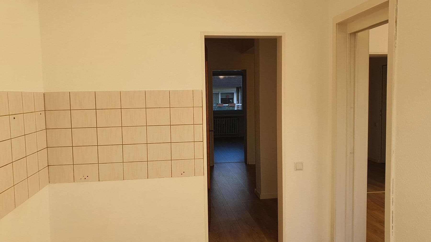 2 bedroom with open-plan kitchen flat to rent, 82 m², Duisburg, North Rhine-Westphalia 2 bedroom with open-plan kitchen flat to rent, 82 m², Duisburg, North Rhine-Westphalia