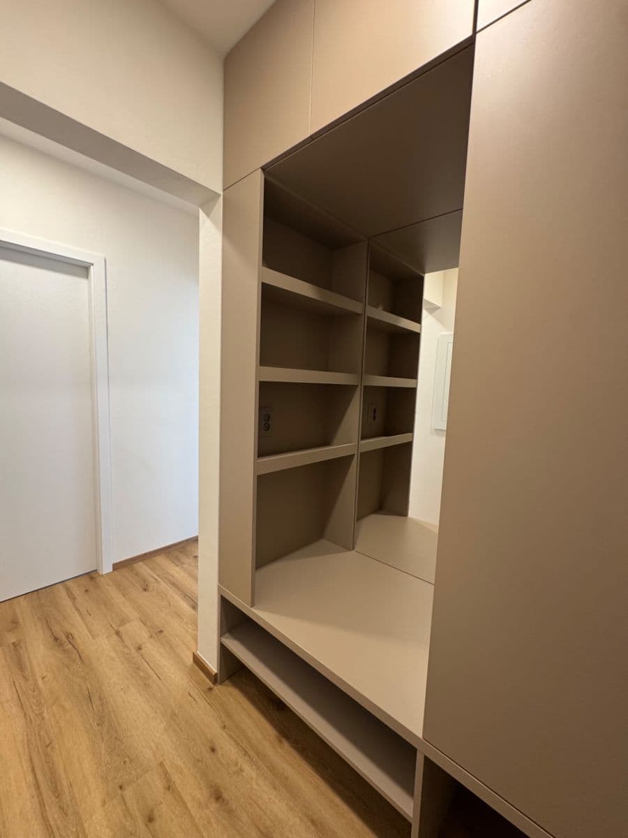 3 bedroom flat to rent, 65 m², Kahovská, Prague, Prague 3 bedroom flat to rent, 65 m², Kahovská, Prague, Prague