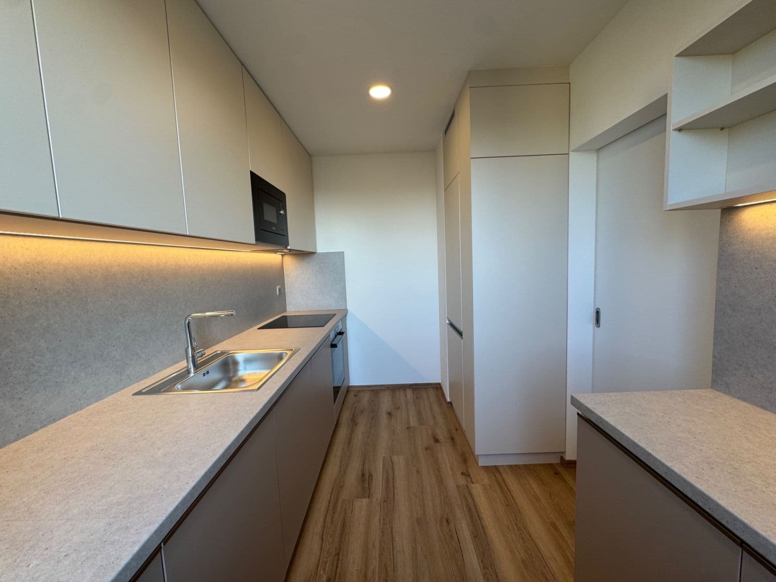 3 bedroom flat to rent, 65 m², Kahovská, Prague, Prague 3 bedroom flat to rent, 65 m², Kahovská, Prague, Prague