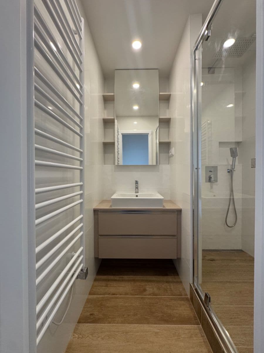 3 bedroom flat to rent, 65 m², Kahovská, Prague, Prague 3 bedroom flat to rent, 65 m², Kahovská, Prague, Prague