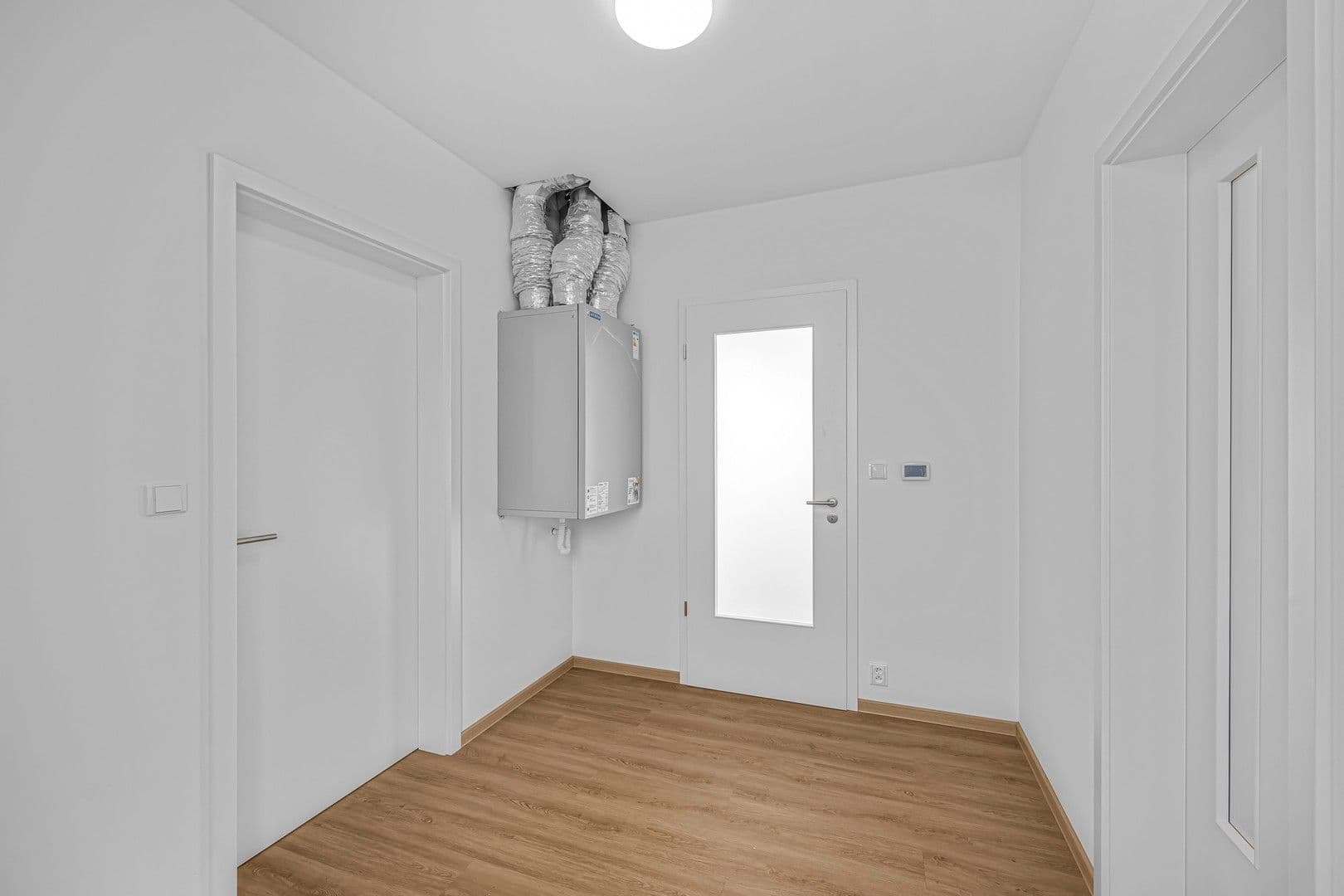 2 bedroom with open-plan kitchen flat to rent, 75 m², K Dálnici, Prague, Prague 2 bedroom with open-plan kitchen flat to rent, 75 m², K Dálnici, Prague, Prague