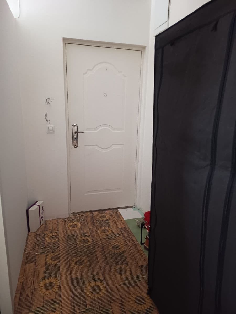 1 bedroom with open-plan kitchen flat to rent, 42 m², Nad Dvorem, Karlovy Vary, Karlovarský Region 1 bedroom with open-plan kitchen flat to rent, 42 m², Nad Dvorem, Karlovy Vary, Karlovarský Region