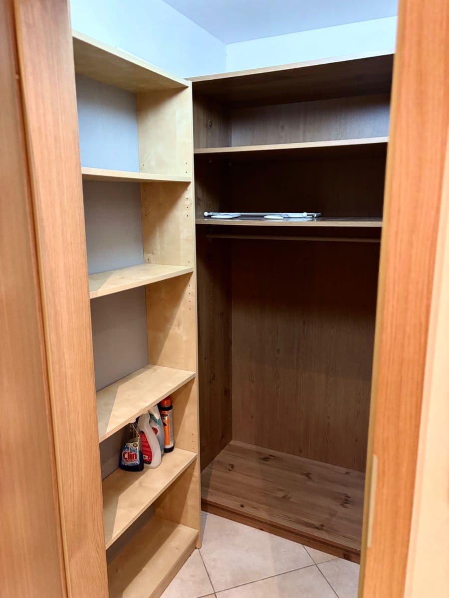 2 bedroom with open-plan kitchen flat to rent, 82 m², Sazovická, Prague, Prague 2 bedroom with open-plan kitchen flat to rent, 82 m², Sazovická, Prague, Prague