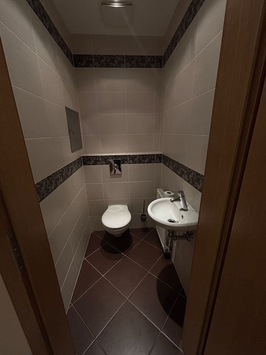 2 bedroom with open-plan kitchen flat to rent, 82 m², Sazovická, Prague, Prague 2 bedroom with open-plan kitchen flat to rent, 82 m², Sazovická, Prague, Prague