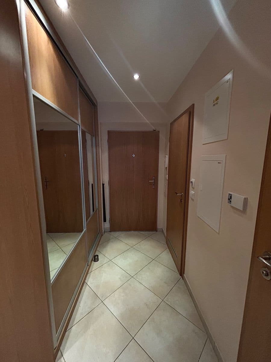 2 bedroom with open-plan kitchen flat to rent, 82 m², Sazovická, Prague, Prague 2 bedroom with open-plan kitchen flat to rent, 82 m², Sazovická, Prague, Prague