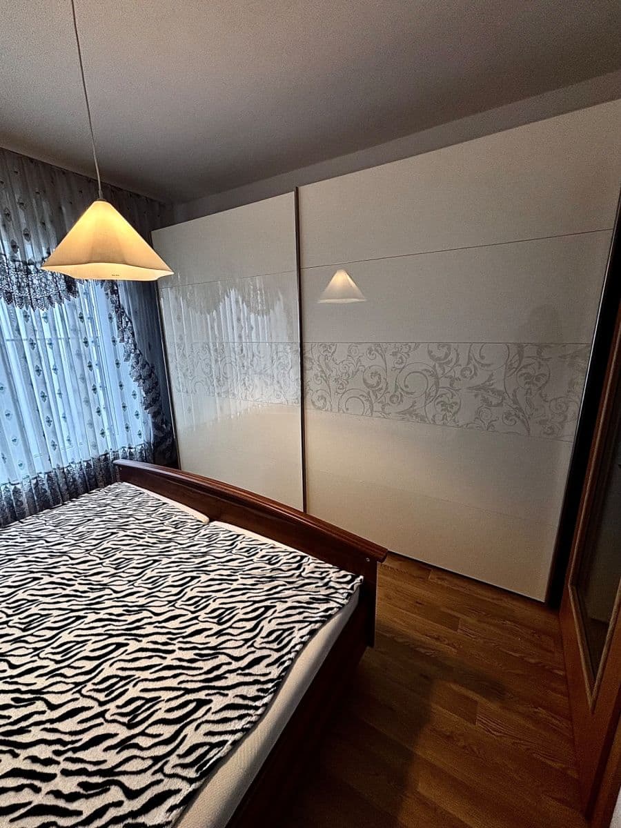 2 bedroom with open-plan kitchen flat to rent, 82 m², Sazovická, Prague, Prague 2 bedroom with open-plan kitchen flat to rent, 82 m², Sazovická, Prague, Prague