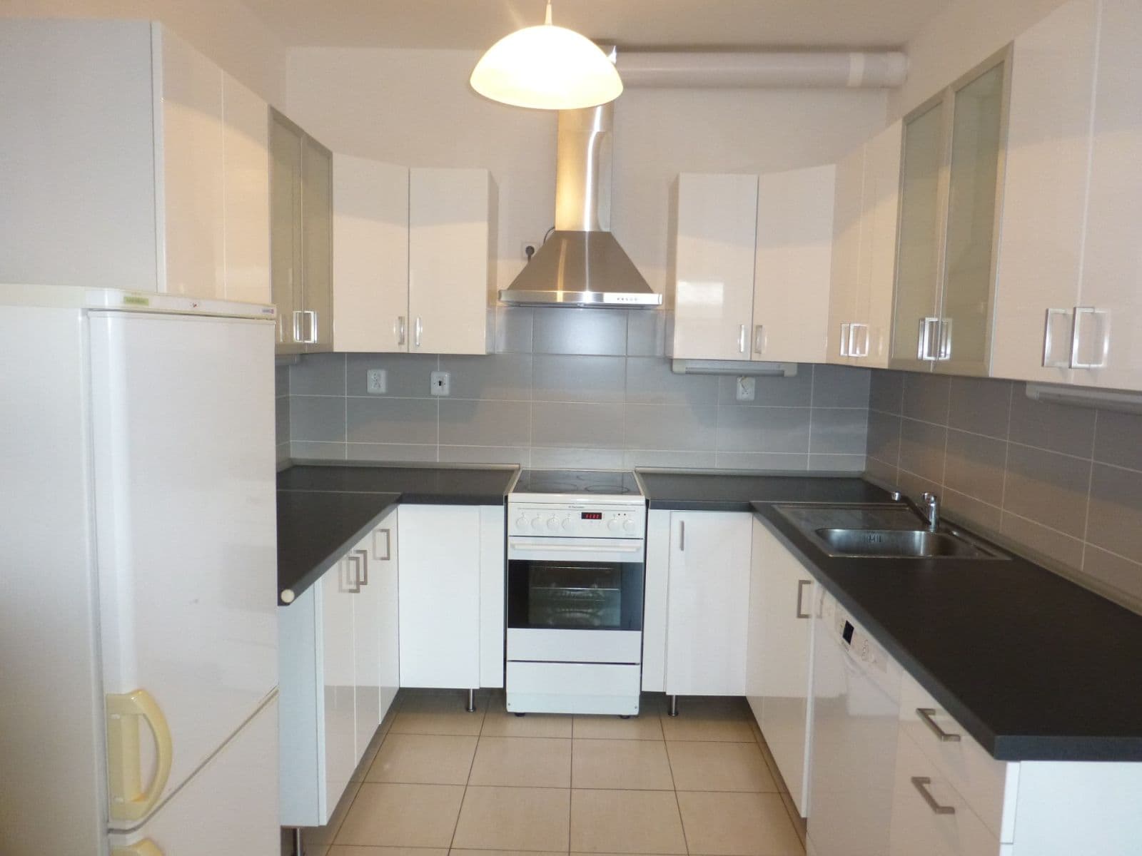 1 bedroom with open-plan kitchen flat to rent, 56 m², Jana Přibíka, Prague, Prague 1 bedroom with open-plan kitchen flat to rent, 56 m², Jana Přibíka, Prague, Prague