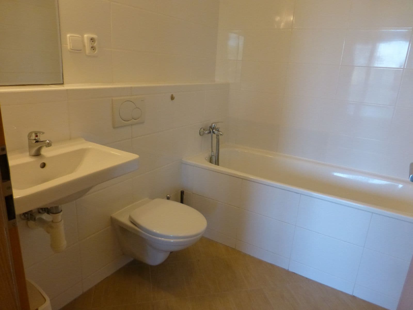 1 bedroom with open-plan kitchen flat to rent, 56 m², Jana Přibíka, Prague, Prague 1 bedroom with open-plan kitchen flat to rent, 56 m², Jana Přibíka, Prague, Prague