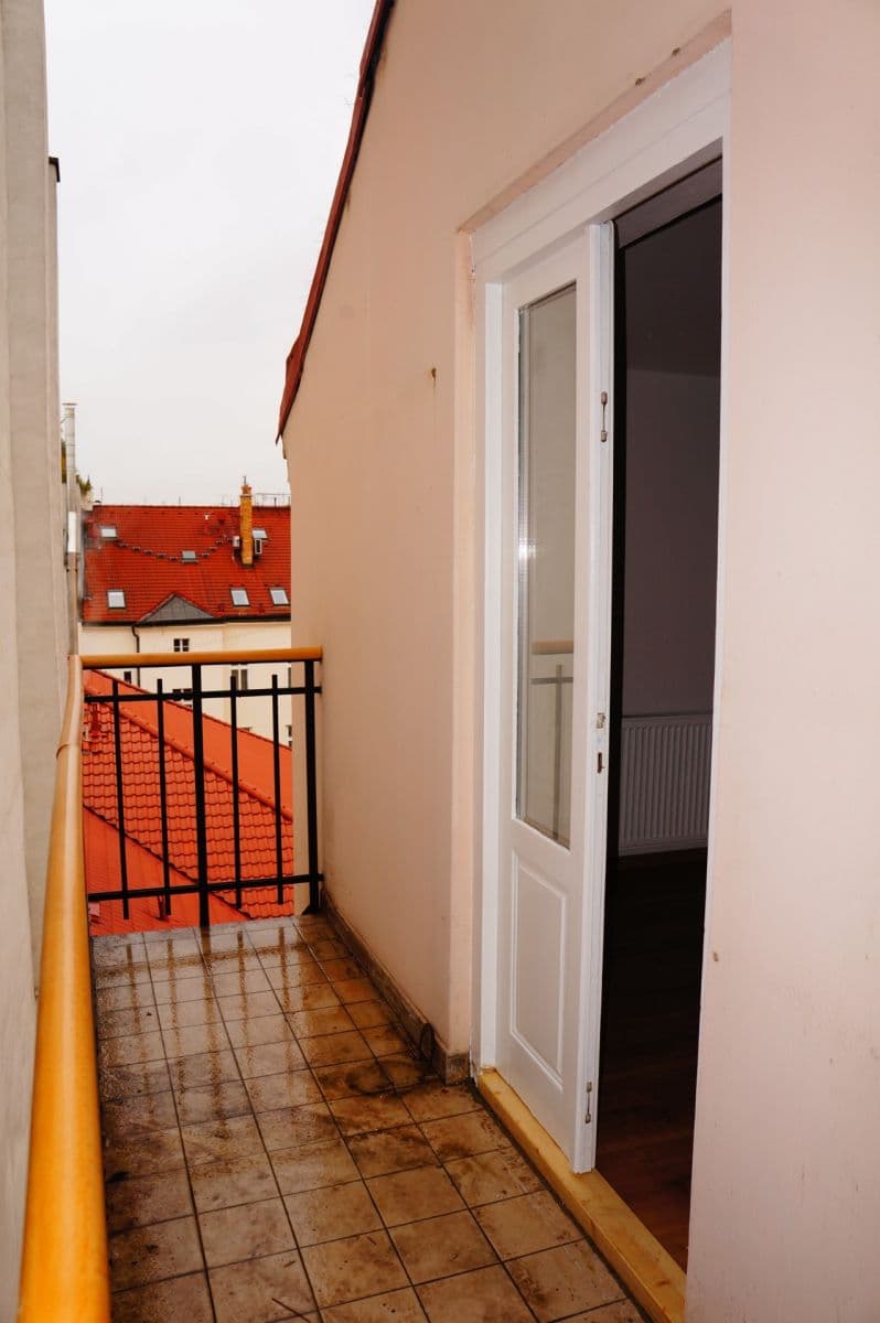 2 bedroom with open-plan kitchen flat to rent, 110 m², Karlovo náměstí, Prague, Prague 2 bedroom with open-plan kitchen flat to rent, 110 m², Karlovo náměstí, Prague, Prague