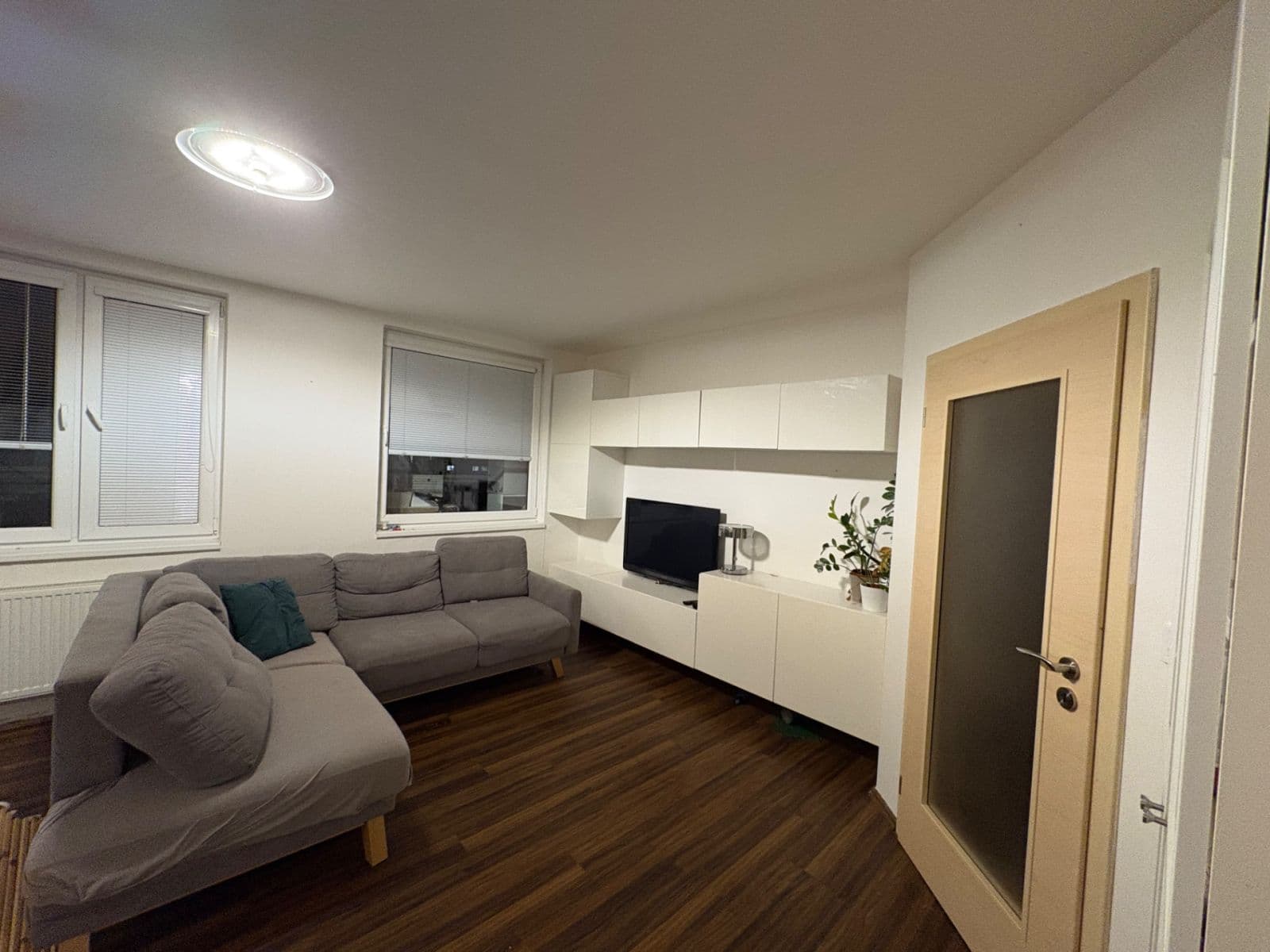 2 bedroom with open-plan kitchen flat to rent, 72 m², Pod Lipami, Prague, Prague 2 bedroom with open-plan kitchen flat to rent, 72 m², Pod Lipami, Prague, Prague