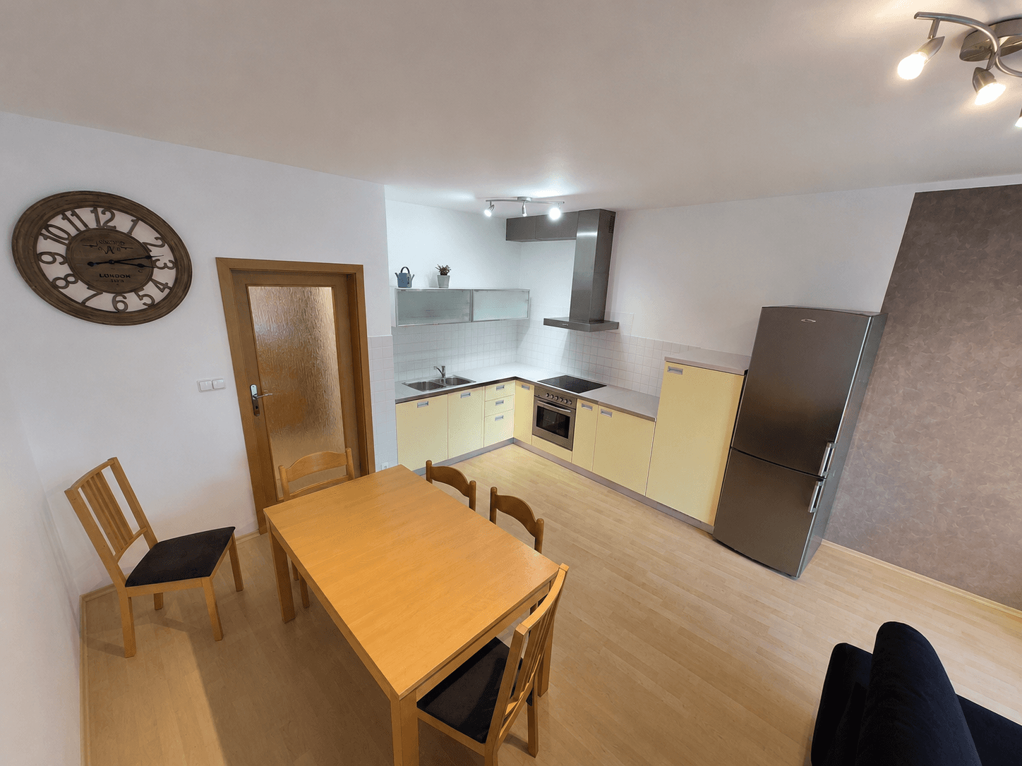 2 bedroom with open-plan kitchen flat to rent, 81 m², Suchdolské náměstí, Prague, Prague 2 bedroom with open-plan kitchen flat to rent, 81 m², Suchdolské náměstí, Prague, Prague