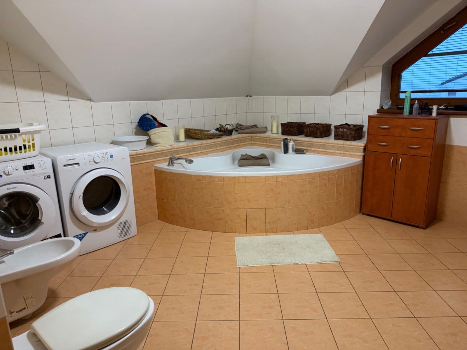 house to rent, 279 m², Edvarda Beneše, Horoměřice, Středočeský Region house to rent, 279 m², Edvarda Beneše, Horoměřice, Středočeský Region