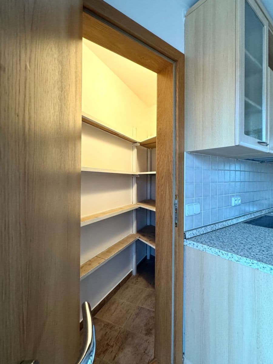 4 bedroom flat to rent, 138 m², Škroupovo náměstí, Prague, Prague 4 bedroom flat to rent, 138 m², Škroupovo náměstí, Prague, Prague