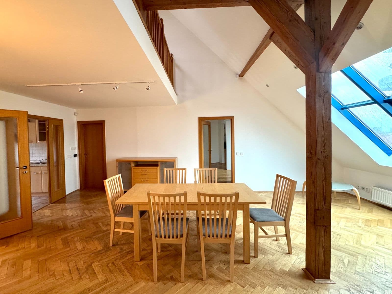 4 bedroom flat to rent, 138 m², Škroupovo náměstí, Prague, Prague 4 bedroom flat to rent, 138 m², Škroupovo náměstí, Prague, Prague