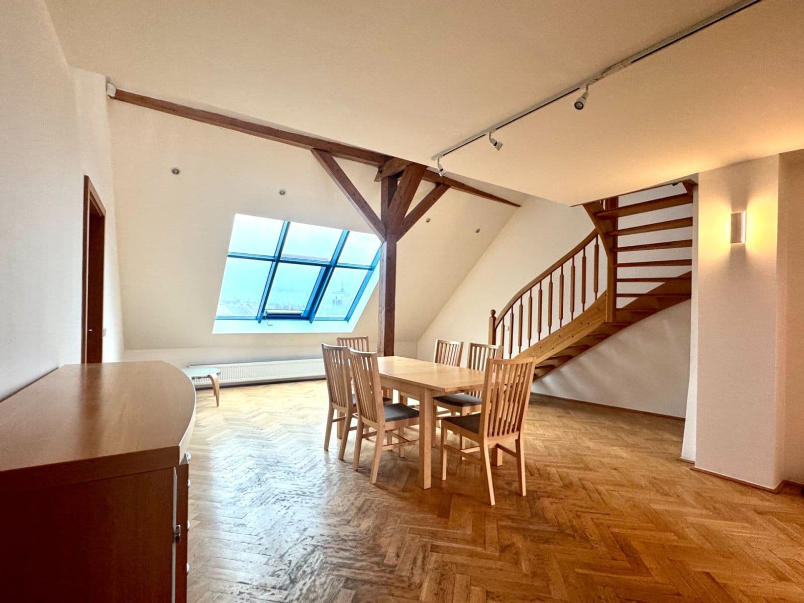 4 bedroom flat to rent, 138 m², Škroupovo náměstí, Prague, Prague 4 bedroom flat to rent, 138 m², Škroupovo náměstí, Prague, Prague