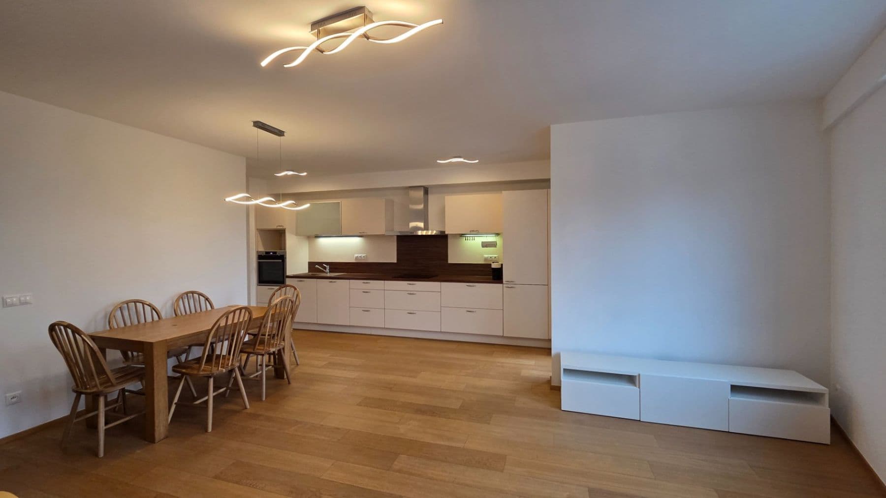 2 bedroom with open-plan kitchen flat to rent, 85 m², Marešova, Prague, Prague 2 bedroom with open-plan kitchen flat to rent, 85 m², Marešova, Prague, Prague